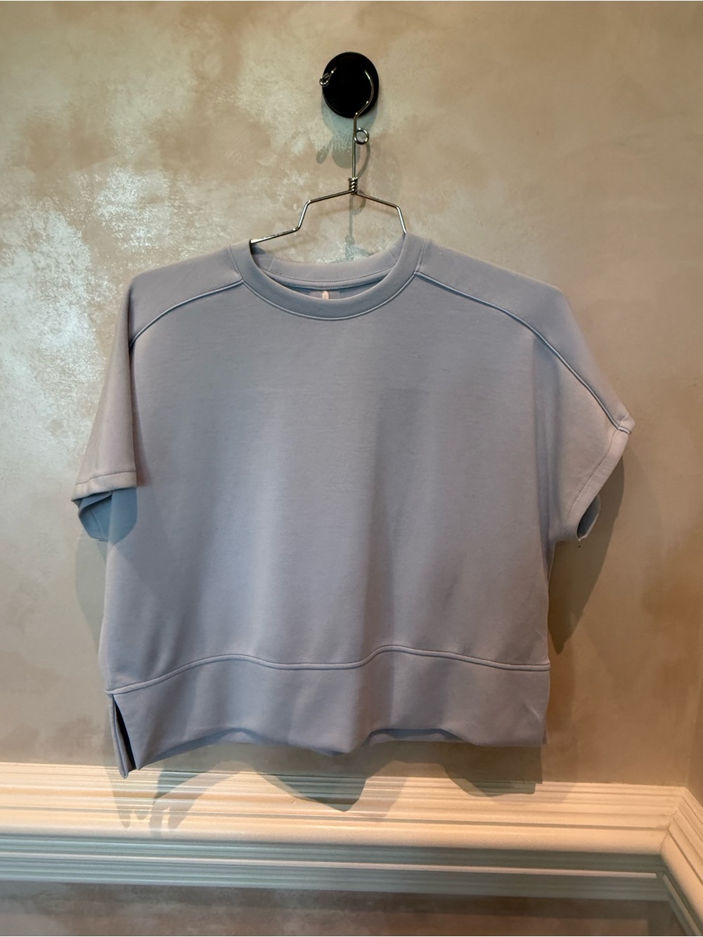 Women’s Light Purple Crewneck Short-Sleeve Sweatshirt